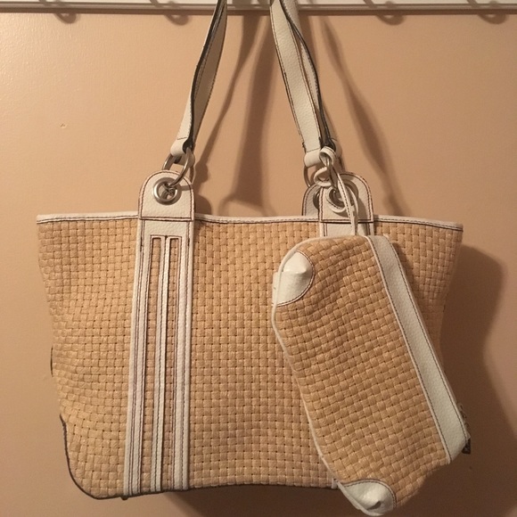 MAXX NEW YORK Shoulder Bag and Wristlet! - Picture 1 of 7